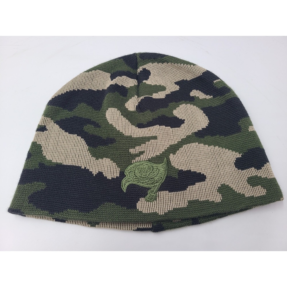 Vintage Tampa Bay Buccaneers Camo Beanie Winter Knit Hat Stocking Cap NFL Green